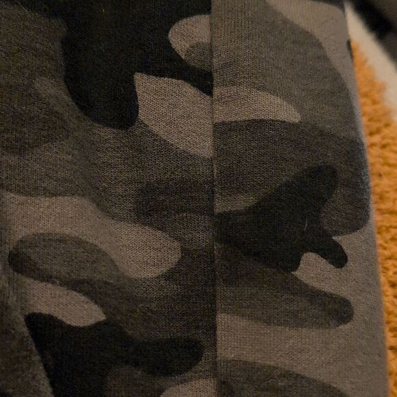 Gap fit boys gray camo hoodie jacket size 6- 7 youth - Picture 7 of 7